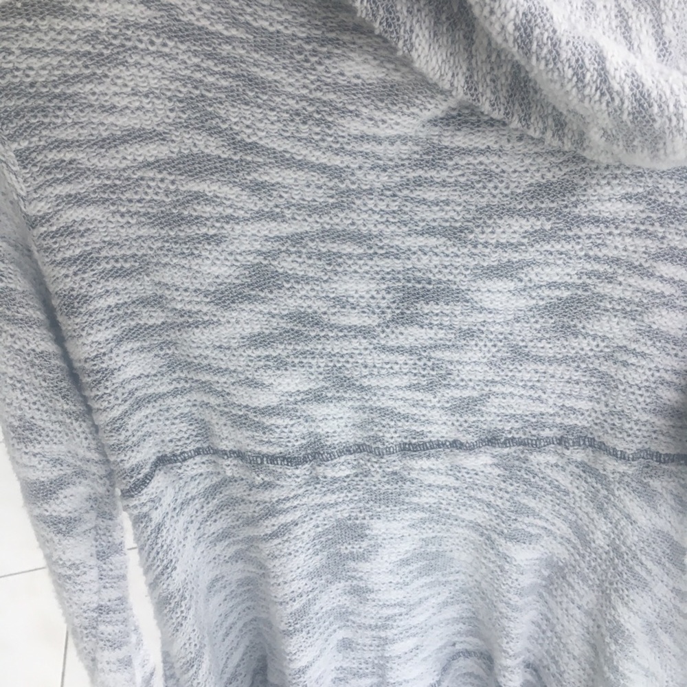 Sweater - Picture 7 of 8